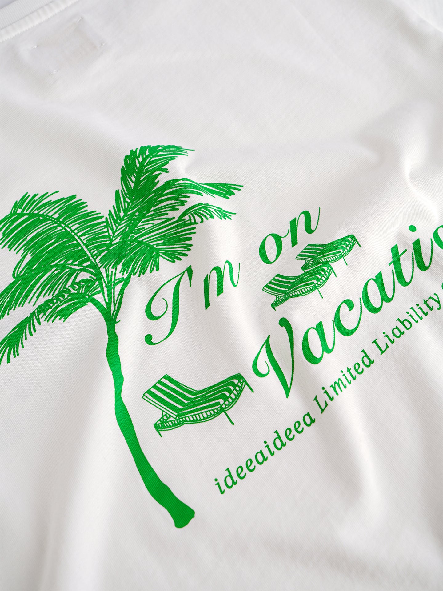 [I'm on vacation] Tee - Ivory/green