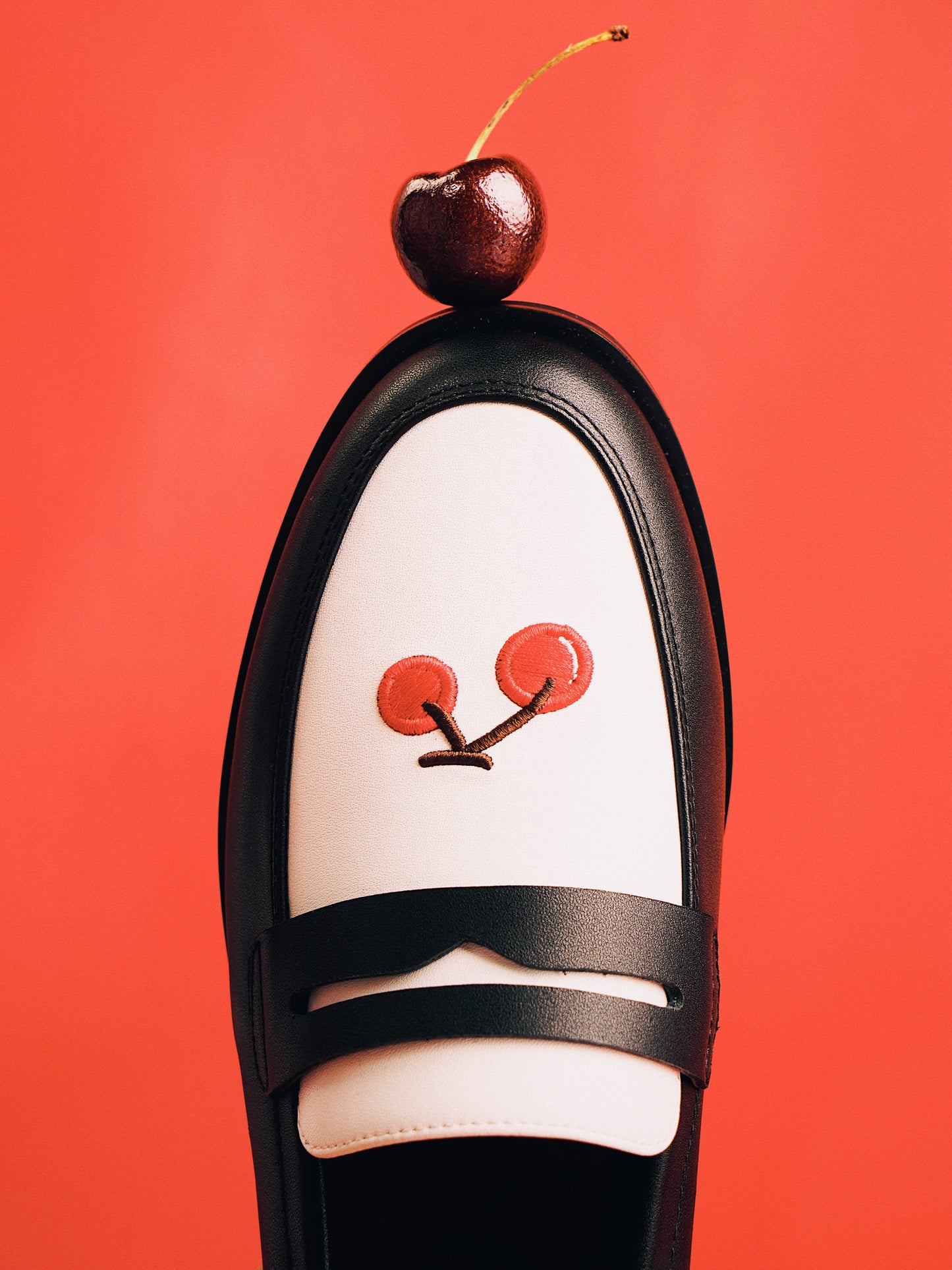 [Zoe Loafer-Cherry] Shoes - Black and white